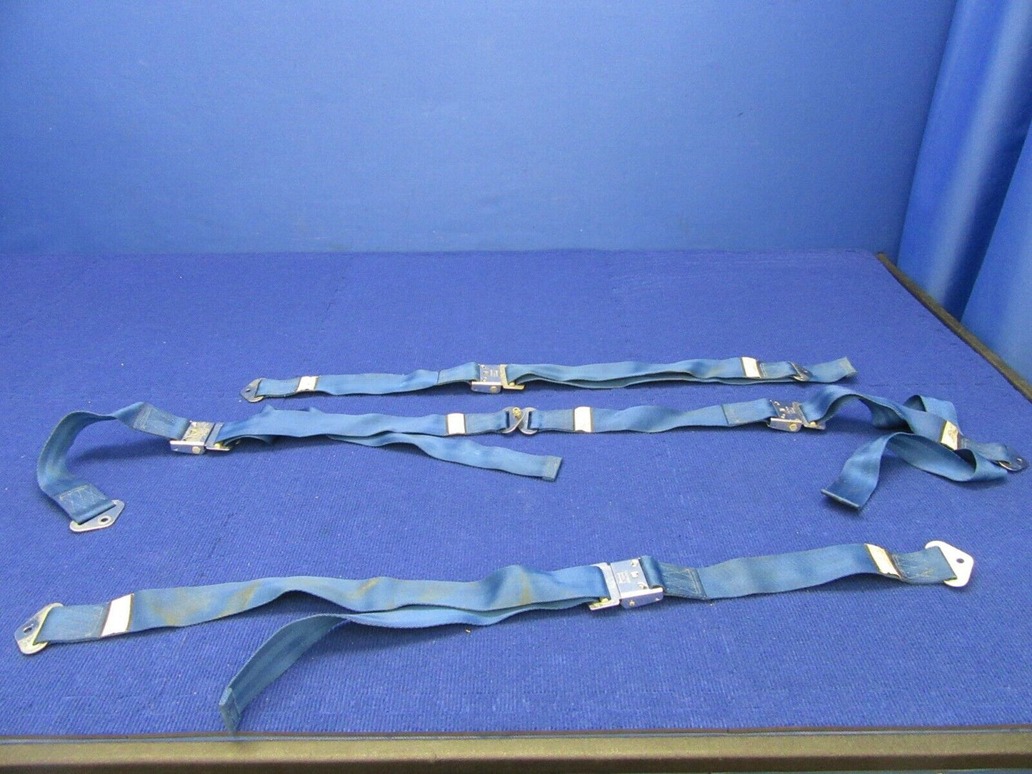 Beech F35 Seat Belts, Pilot, Co-Pilot & Rear Seat P/N 1108202-17 (1121-409)