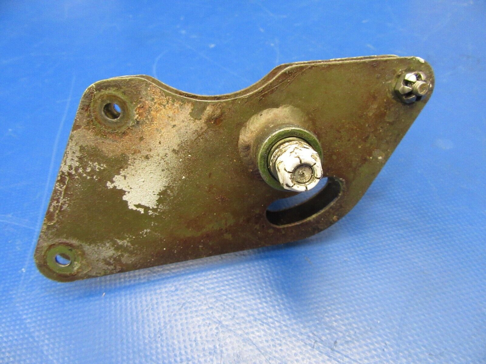 Cessna 172 / 150 LH Aileron Bellcrank P/N 0523223 (0220-225)