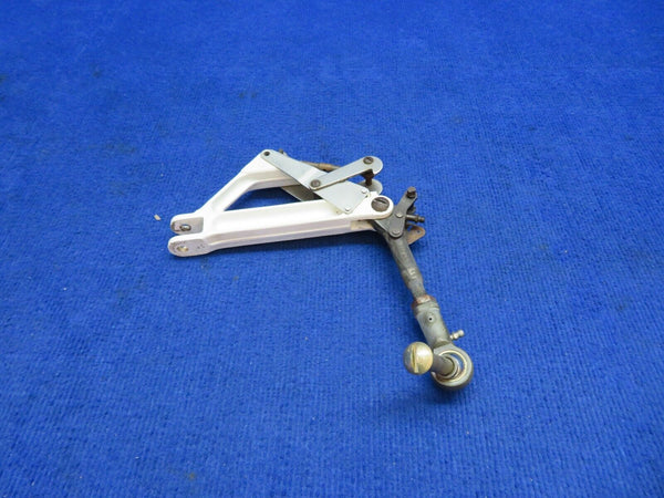 Piper PA-28R-200 Main Gear Truss Assy Link LH P/N 67025-05 (0822-462)