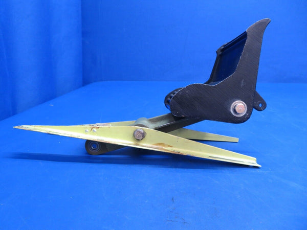 Piper Aerostar 602P Co-Pilot LH & RH Rudder Pedal Assy P/N 600039-01 (0123-701)