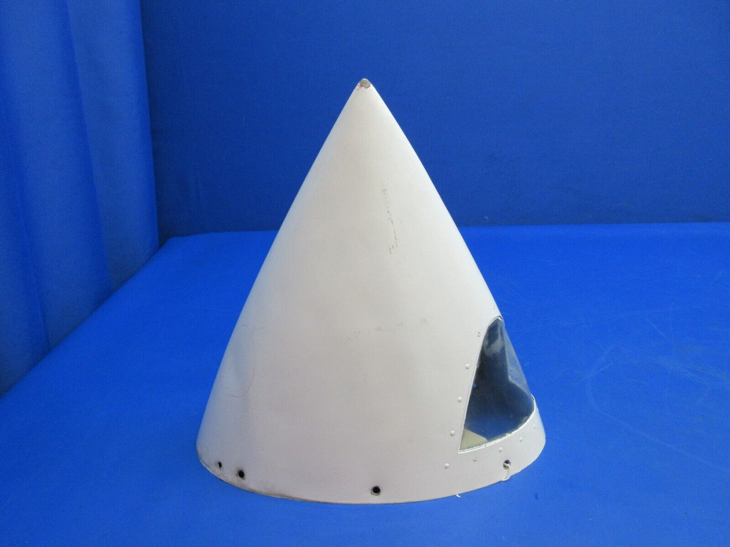 Cessna 401 LH Nose Cap Assy Tip Tank P/N 0823411-215 (0523-487)