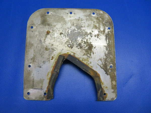 Piper PA-28-140 Main Gear Plate Assy Fairing RH 65688-01, 65688-001 (1220-407)