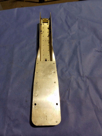 Cessna 310 Center INBD RH Seat Track P/N 0812981-7 (0616-99)