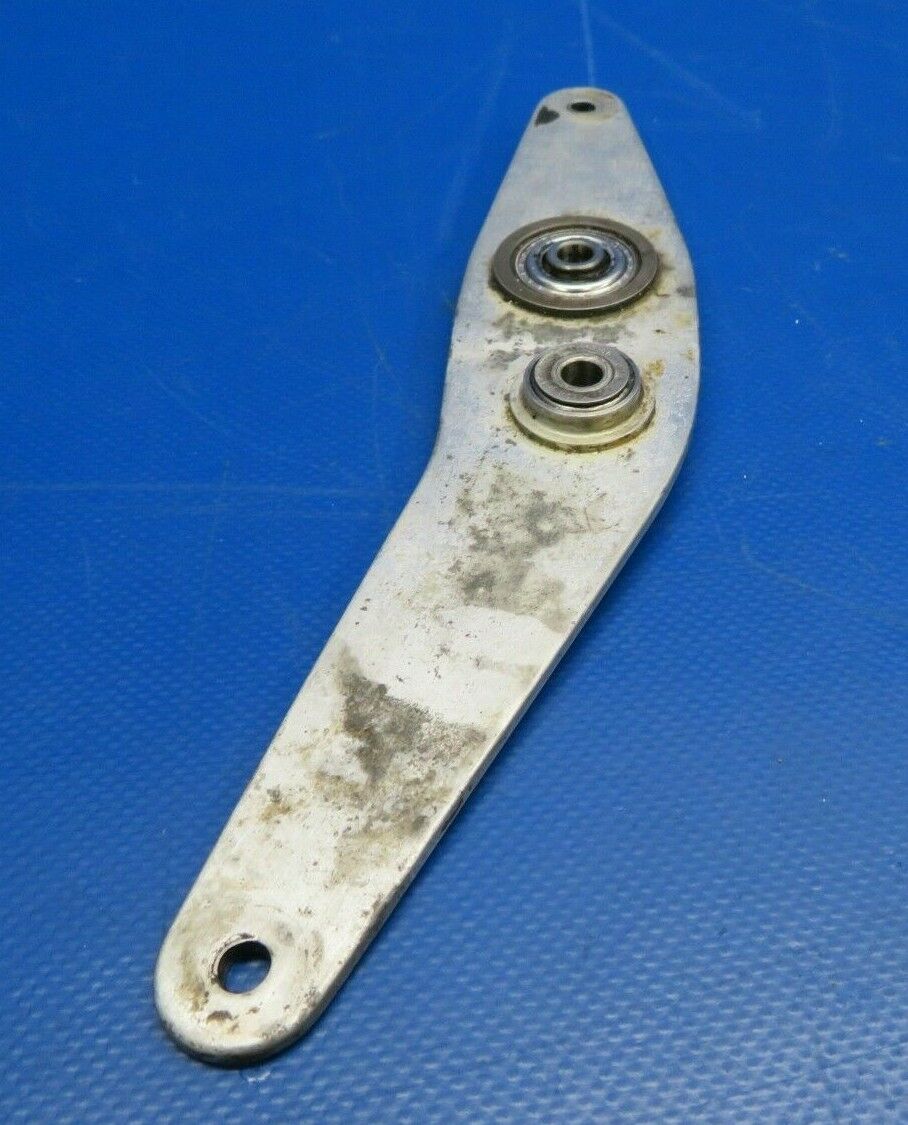 Cessna 172M / 172 Bellcrank FWD Elevator P/N 0513370-1 (0220-337)