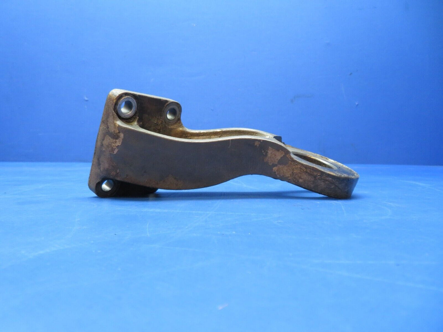 Continental E-Series LH Front Engine Mount Bracket P/N 531241 (0723-646)