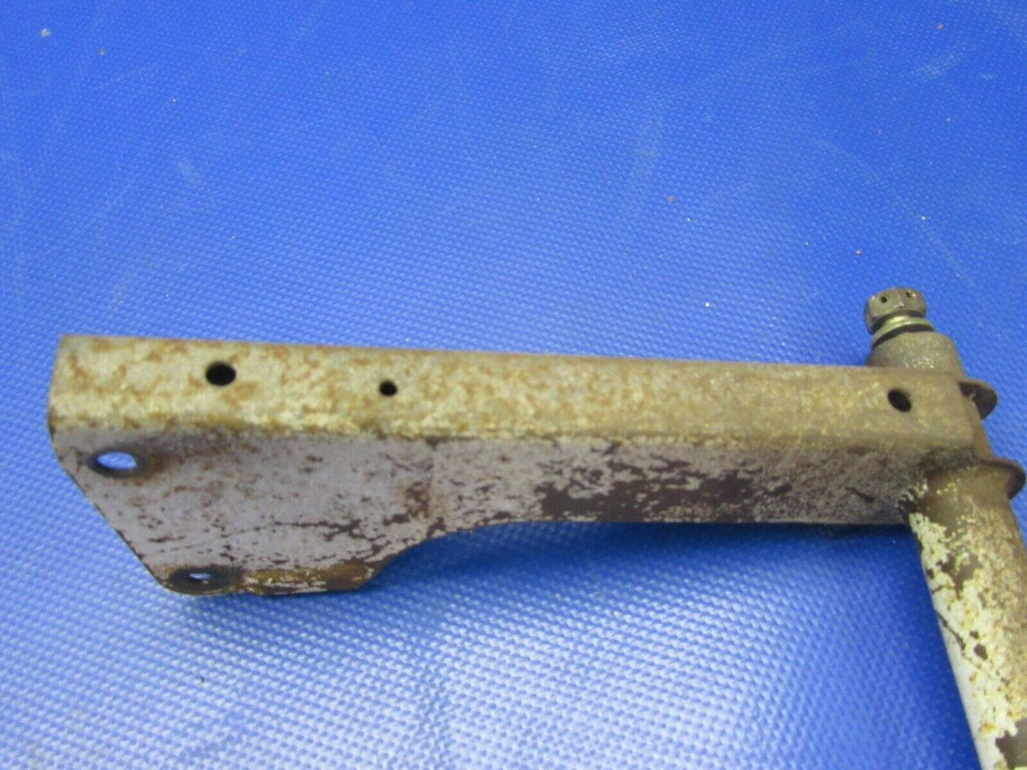Cessna 210 / P210N Nose Gear Door Torque Tube P/N 1217077-1 (0421-545)