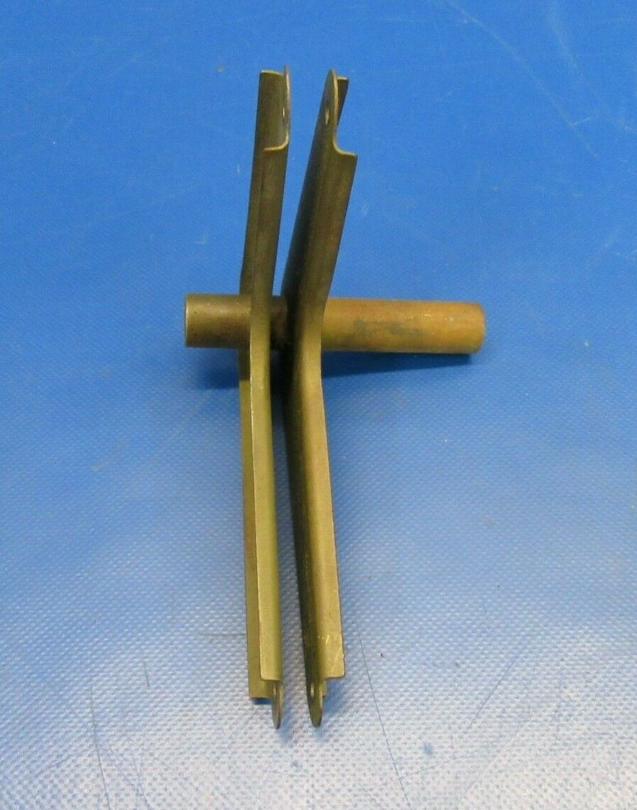 Cessna 310R Elevator Bellcrank Assembly P/N 0813081-22 (0219-318)
