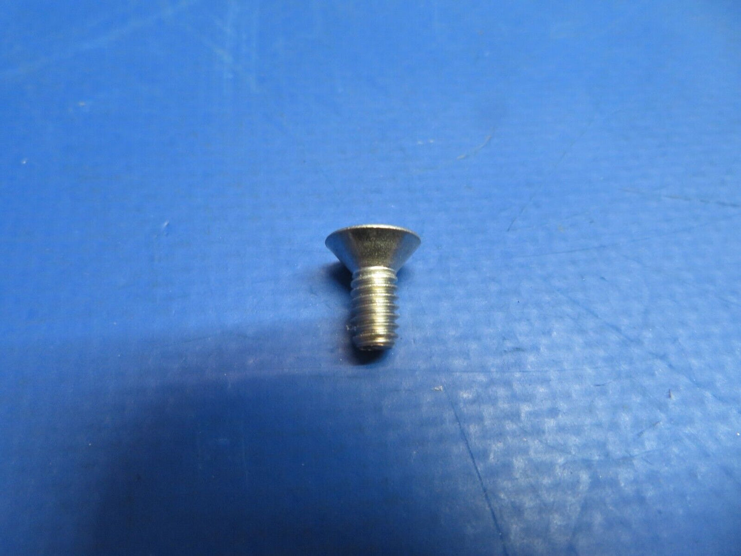 McCauley Propeller Screw P/N A1635-200 LOT OF 23 w/ 8130 NOS (0323-654)