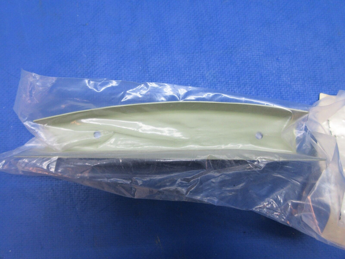 Cessna 210 LH Mount Hinge P/N 1213263-1 NOS (1123-898)