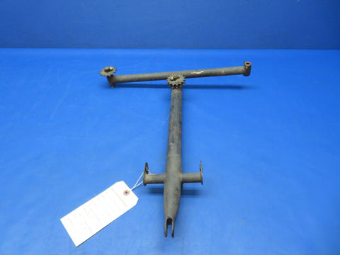 Piper PA-28 Control Column Tee Bar P/N 62703-33 (0723-375)