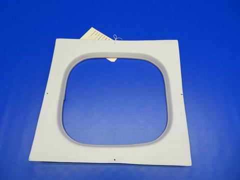 Cessna P210 Moulding Window Trim RH FWD P/N 2115005-10 (1220-117)