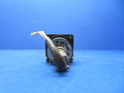 Early Cessna 310 / 310B GE Flap Position Indicator 28v P/N 8DJ48GCY (1023-284)