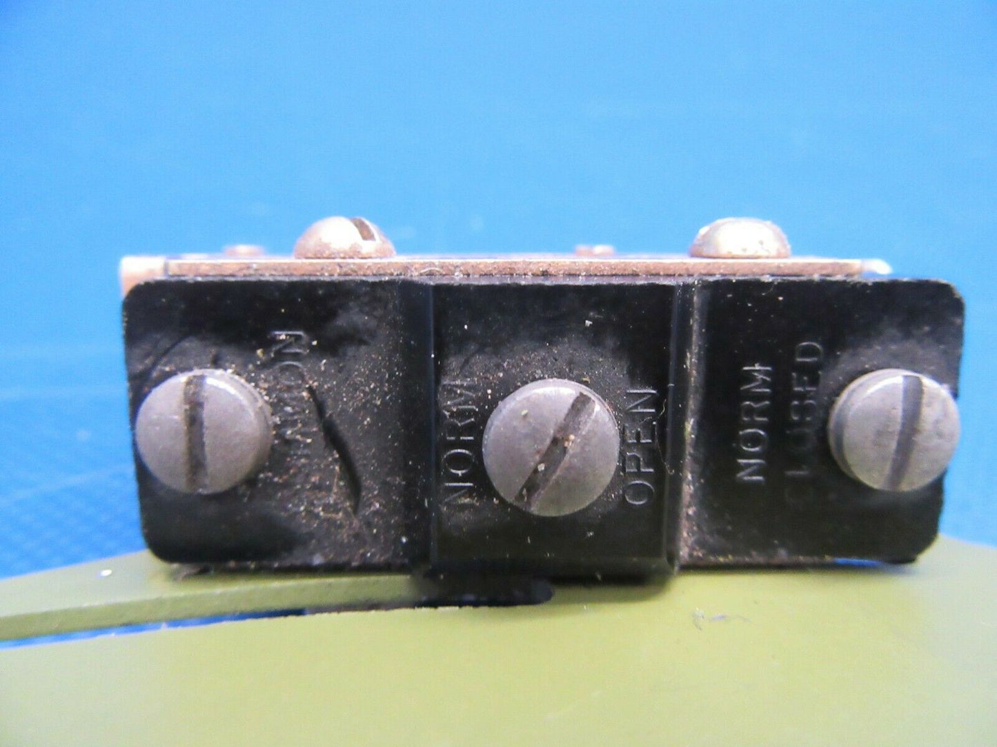 Cessna 310 / T310 Landing Gear Warning Switch & Bracket MS25026-1 (0619-387)