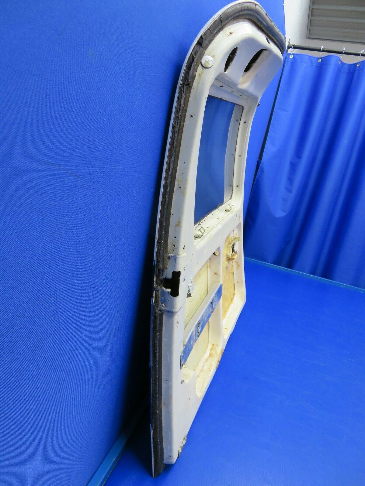 Piper PA-32RT-300 Cabin Door AFT Window Tint Grey P/N 96981-09 (0620-626)