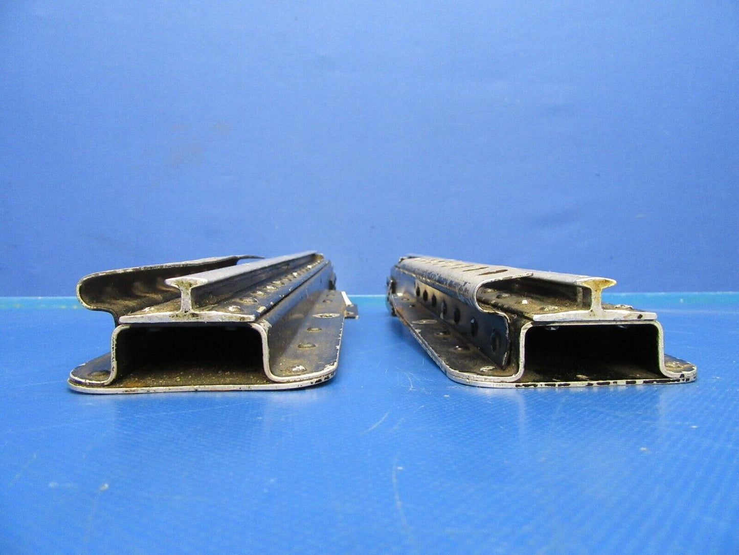 Cessna 310 / T310Q Seat Track Assy LH INBD OTBD 0812987-9, 0812987-8 (0619-110)