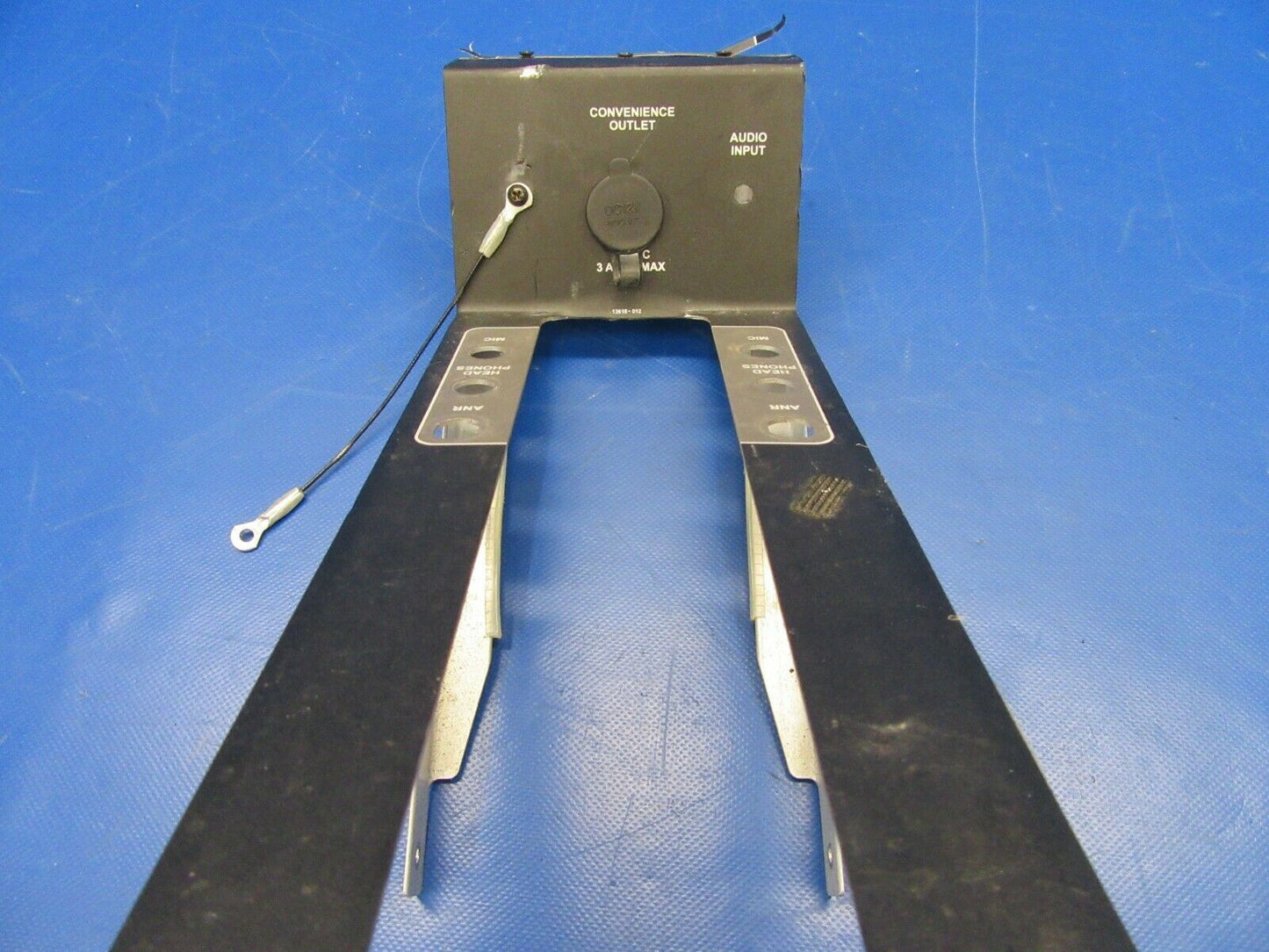 Cirrus SR-22 Aft Console P/N 19235 (1019-389)