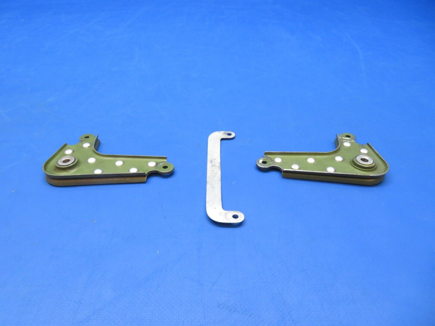 Cessna 310 / 310Q Aileron Bellcrank w/ Link P/N 0861500-13 LOT (0823-712)