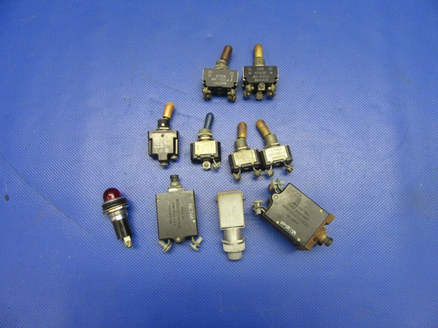 Piper PA-28-140 Assorted Switches & Circuit Breakers (0621-326)