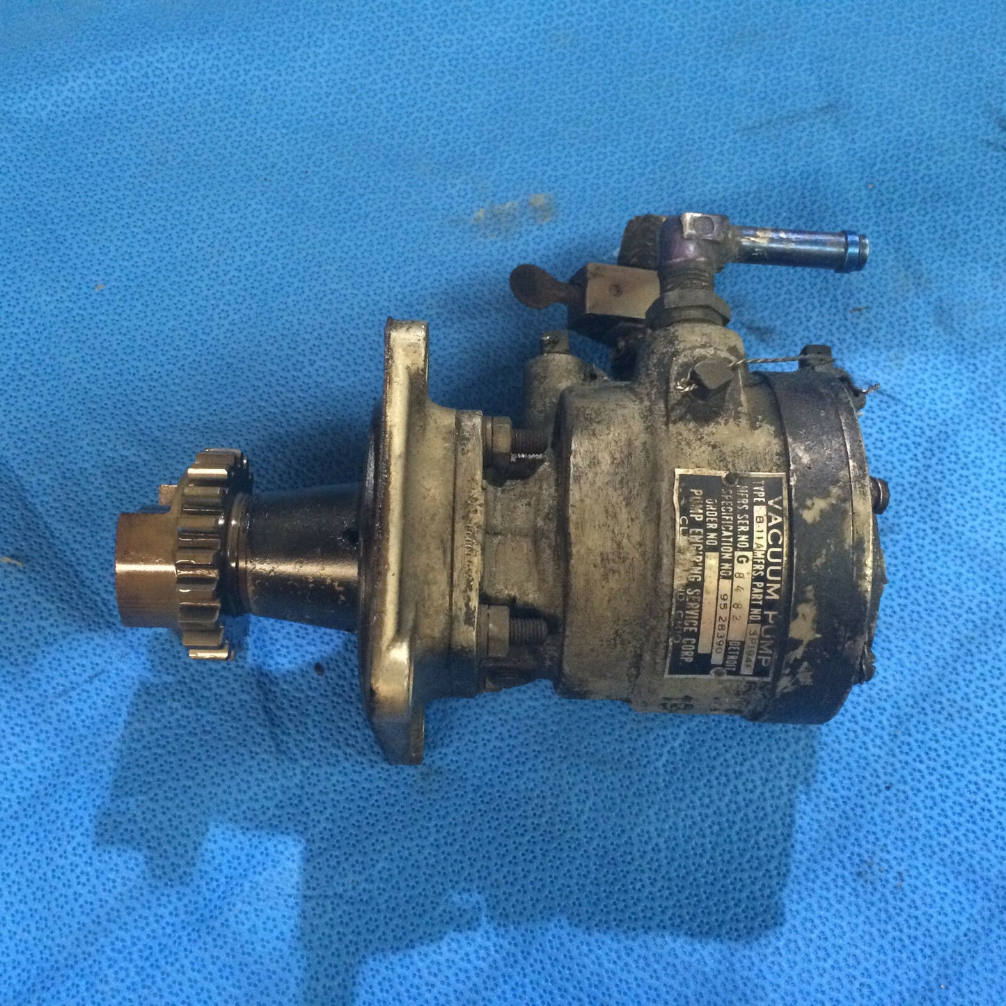 Cessna Wet Vacuum Pump w/ Drive Gear P/N 3P194F (0316-49)