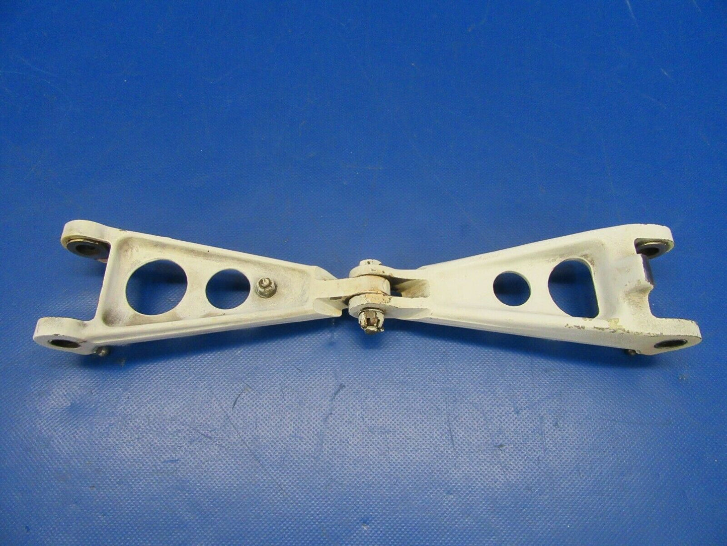 Beech A36 Torque Knee Upper & Lower Main Landing Gear 36-810015-7 (0619-462)