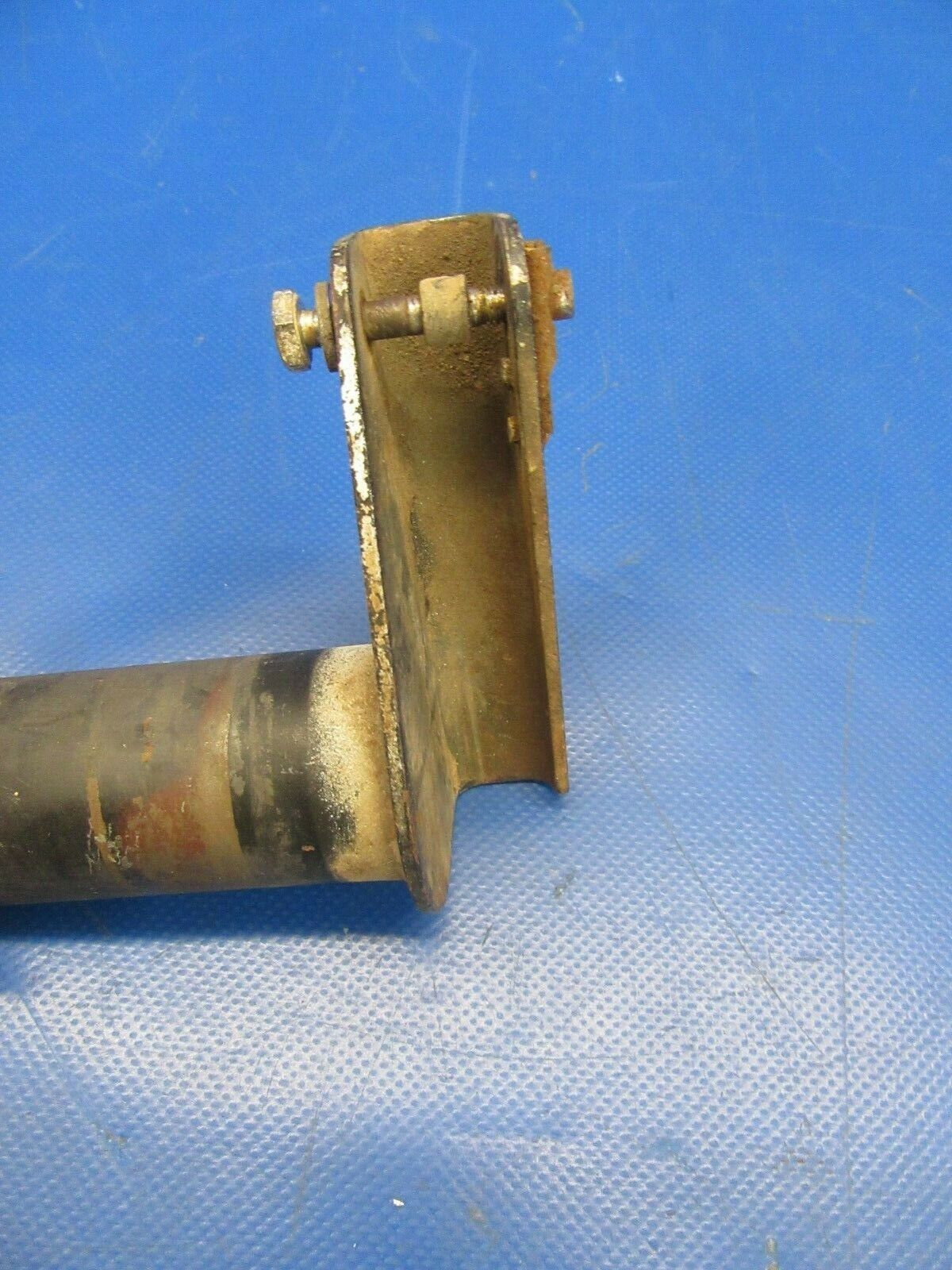 Piper PA-32-300 Tube Torque Flap RH 62727-01 62727-001 (0819-22B)