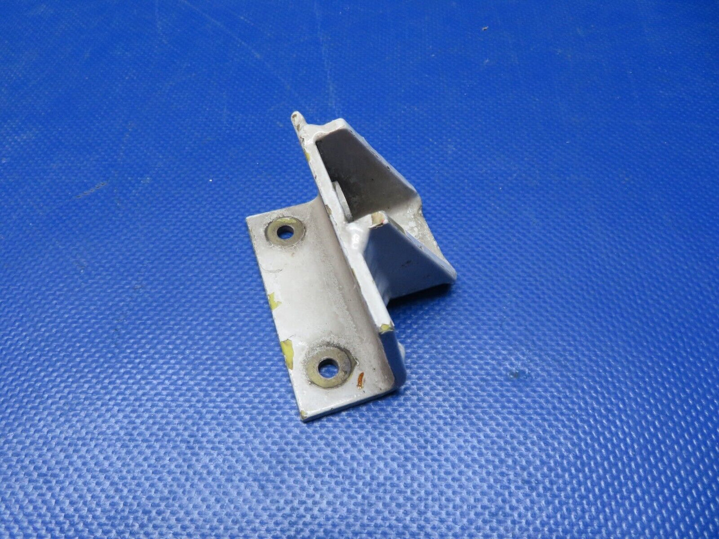 Beech 99 Bracket INBD LH / OTBD RH MG Door P/N 99-810030-18 (0224-295)