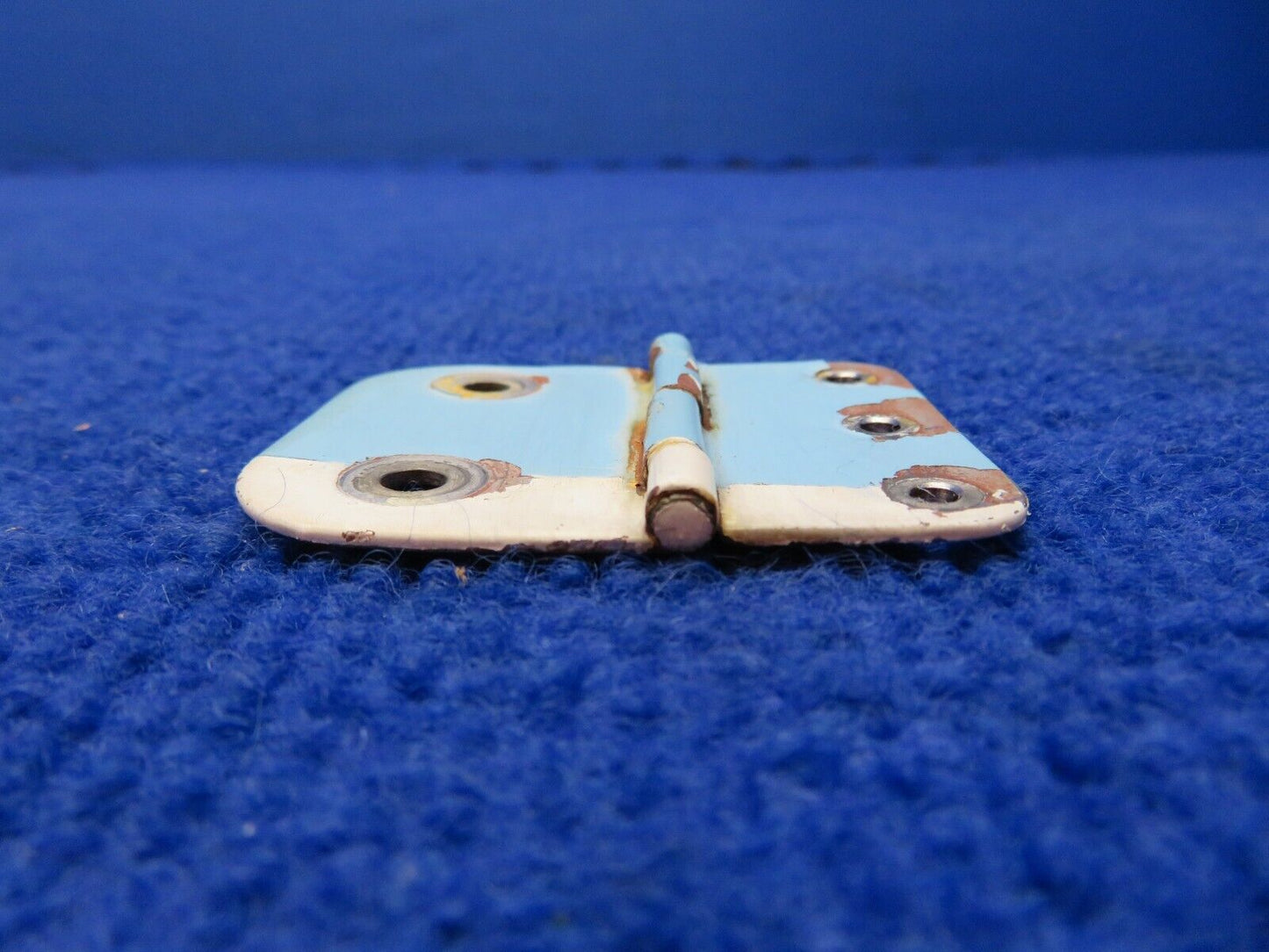 Cessna 150 / 150F Cabin Door Hinge Middle P/N 0411579-9 (0822-554)