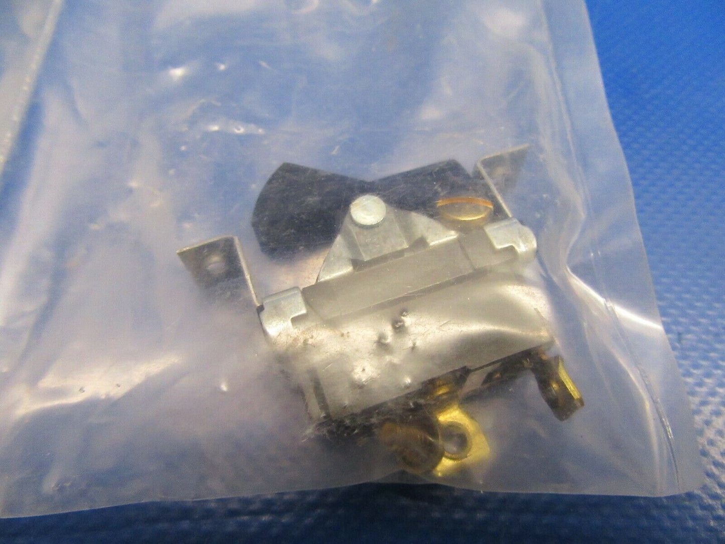 Cessna Switch P/N CM2686-1 NOS (0419-313)