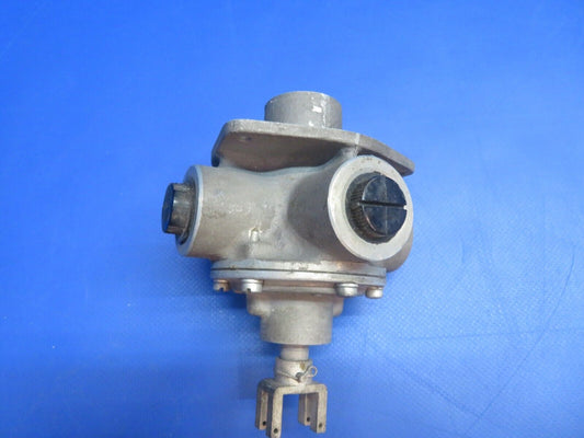 UAP INC. Vintage Fuel Selector Valve Type G3 P/N U725 (1122-556)