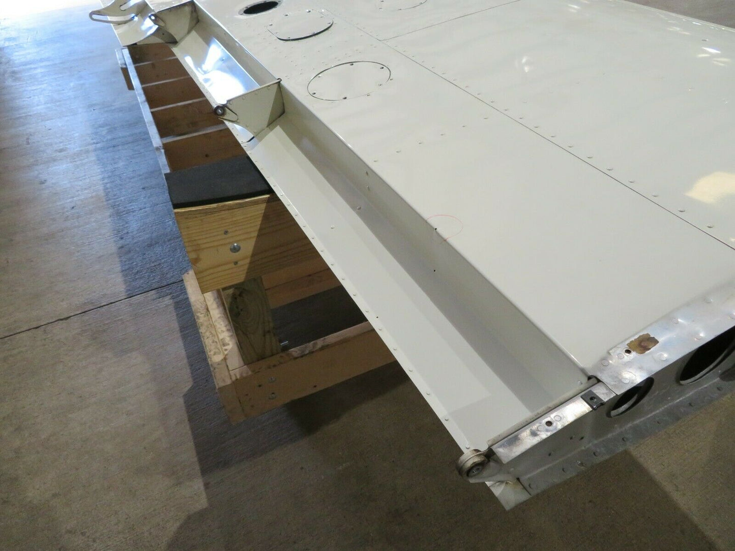 1975 Cessna Cardinal 177RG LH Wing Structure P/N 2022001-4 (0321-163)