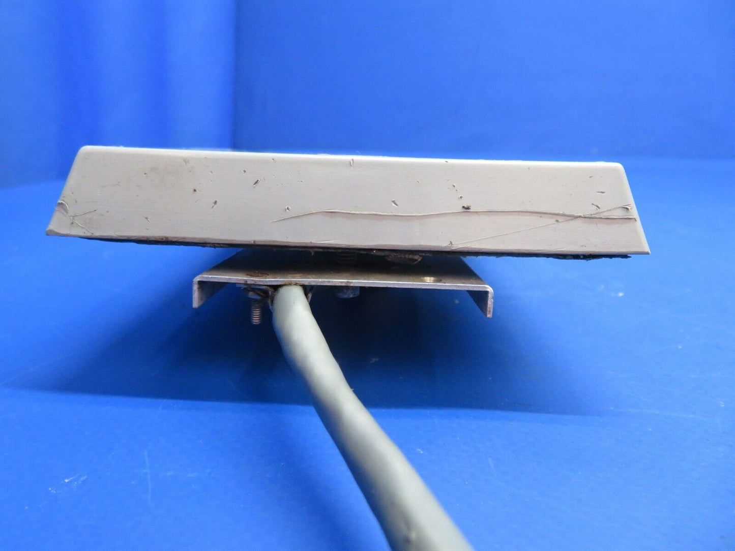 Piper PA-28R-201T Narco ADF-140 Loop Antenna P/N ADF-140 (1122-761)