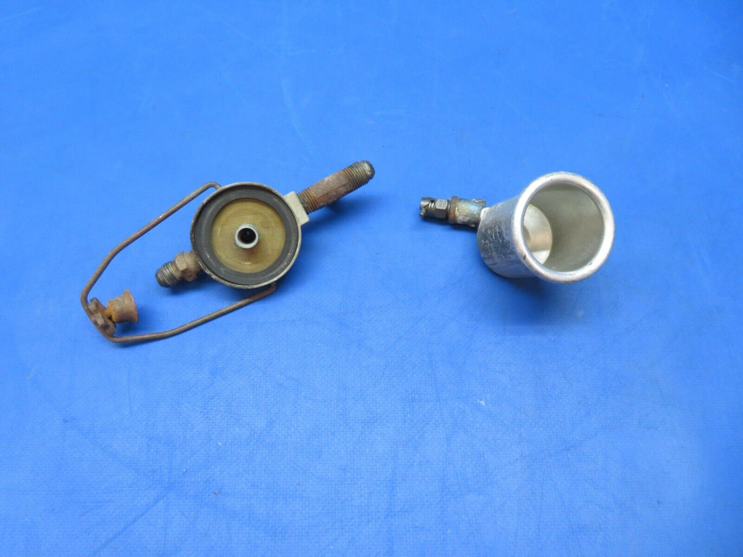 Piper PA-28-180 Fuel Gascolator Assy P/N 62301-03 (0723-718)