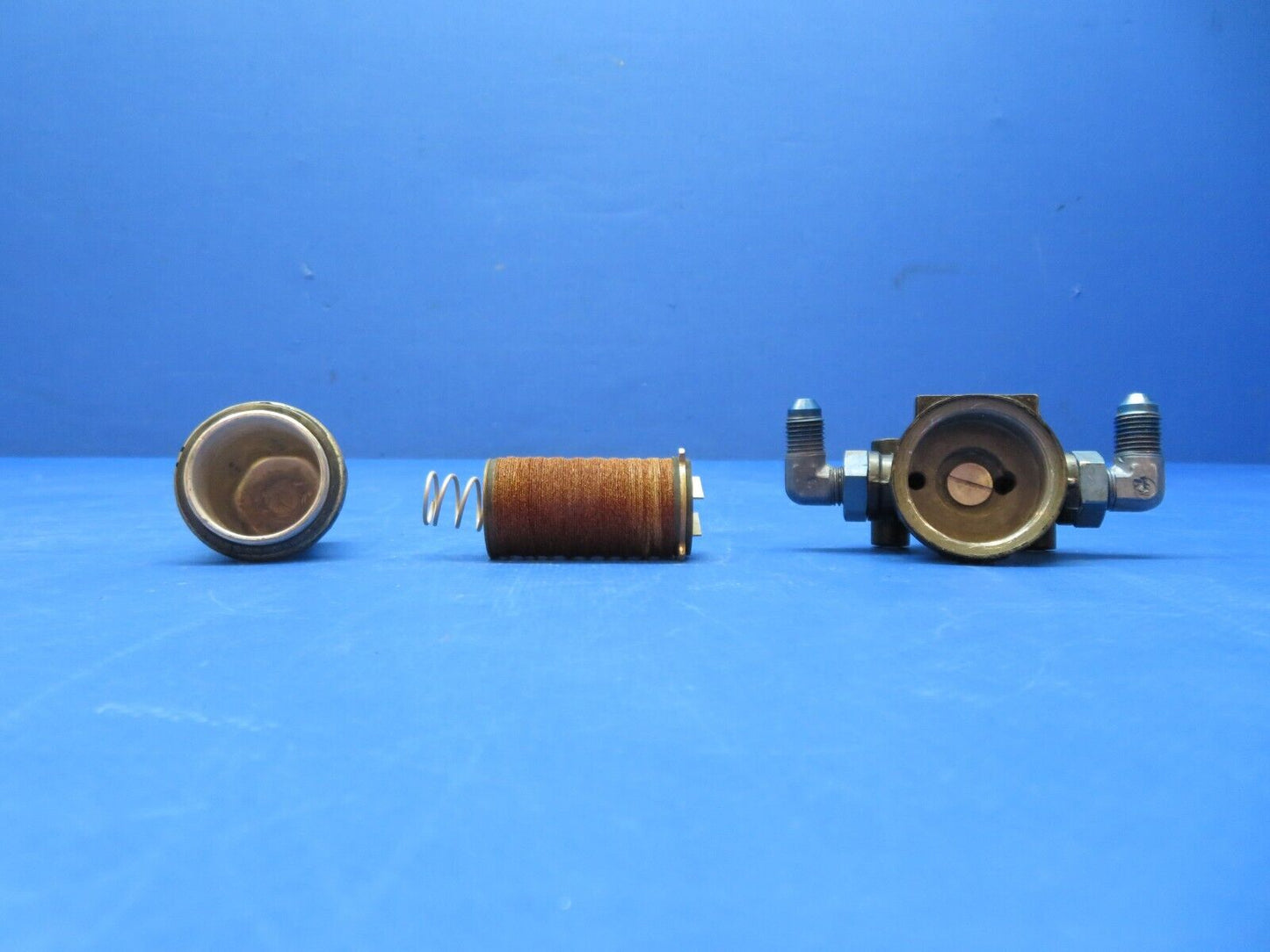 Cessna 310 / 310Q Bendix Fuel Filter Assy P/N AN6101-1 (0823-759)