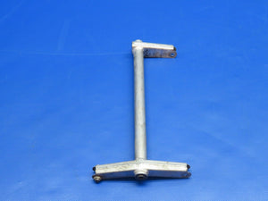 Cessna 210 Torque Tube Assy Nose Gear Door P/N 1217025-1 (0124-1041)