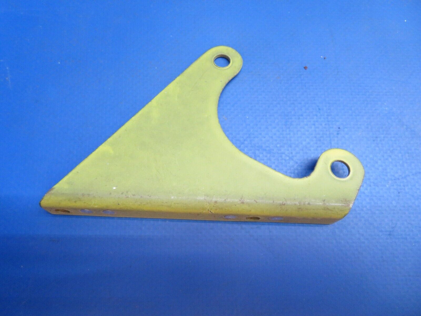 Piper Bracket Assy Front Center Baffle P/N 18200-000 NOS (1122-660)