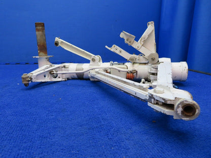 Beech Baron LH Main Gear P/N 35-815247-25 FOR PARTS (0522-826)