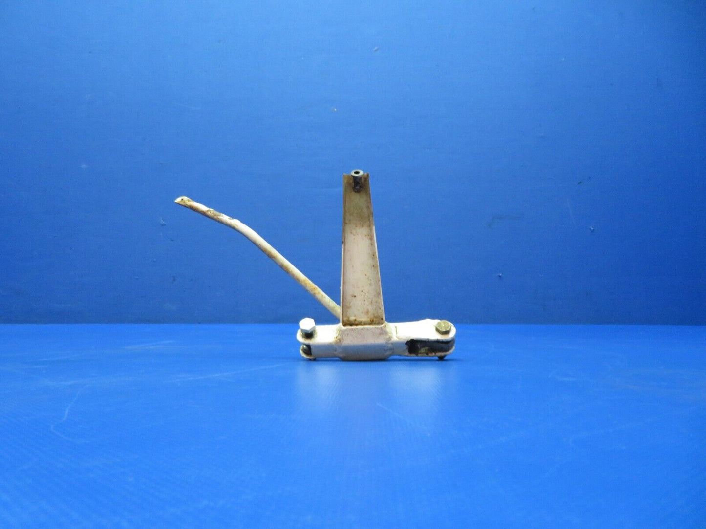 Piper PA-24-180 Stabilator Tab Control Bellcrank P/N 20836-00 (1223-267)