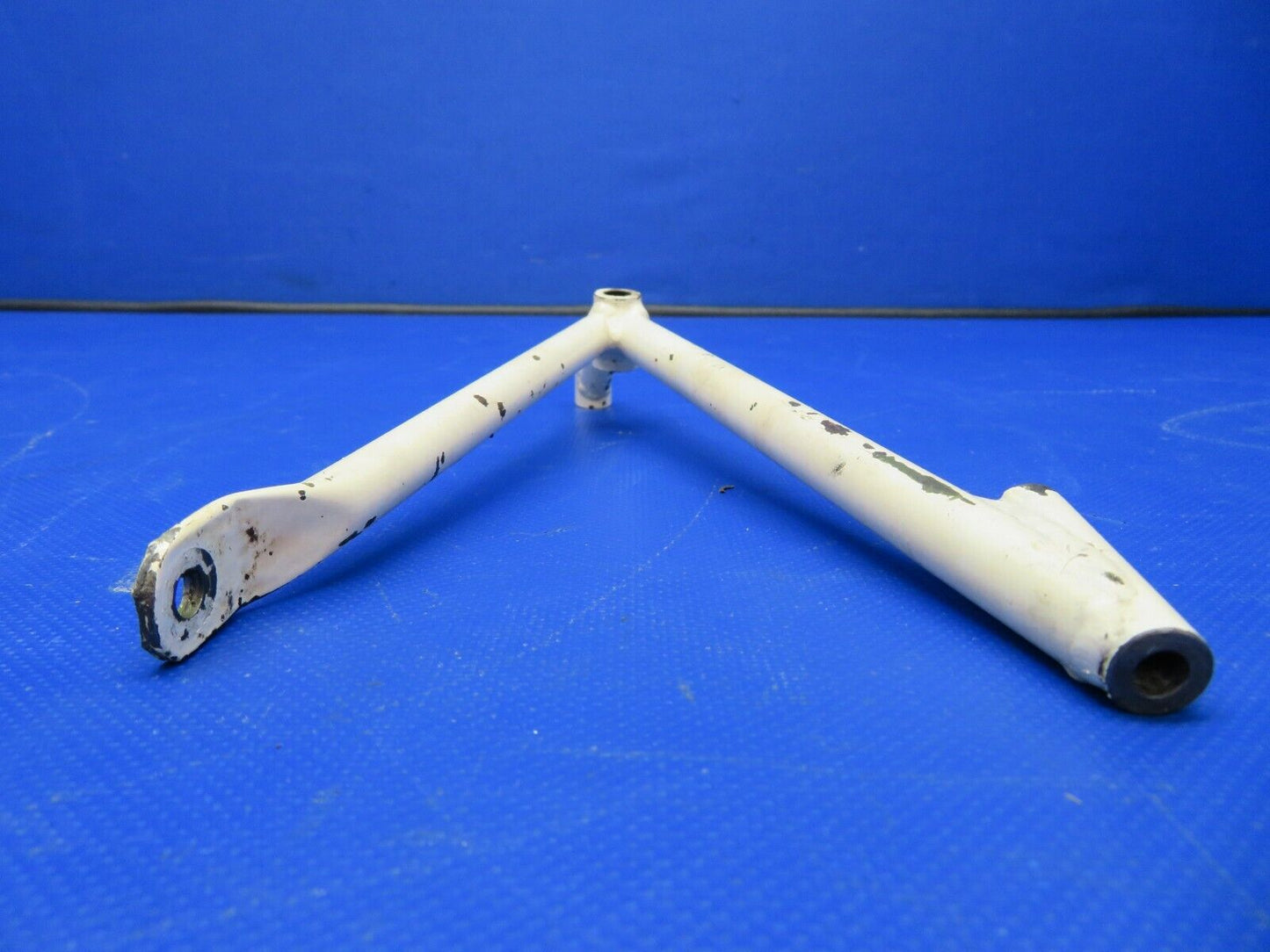 Cessna 177RG Support Main Gear Actuator RH P/N 2041014-2 (0621-770)