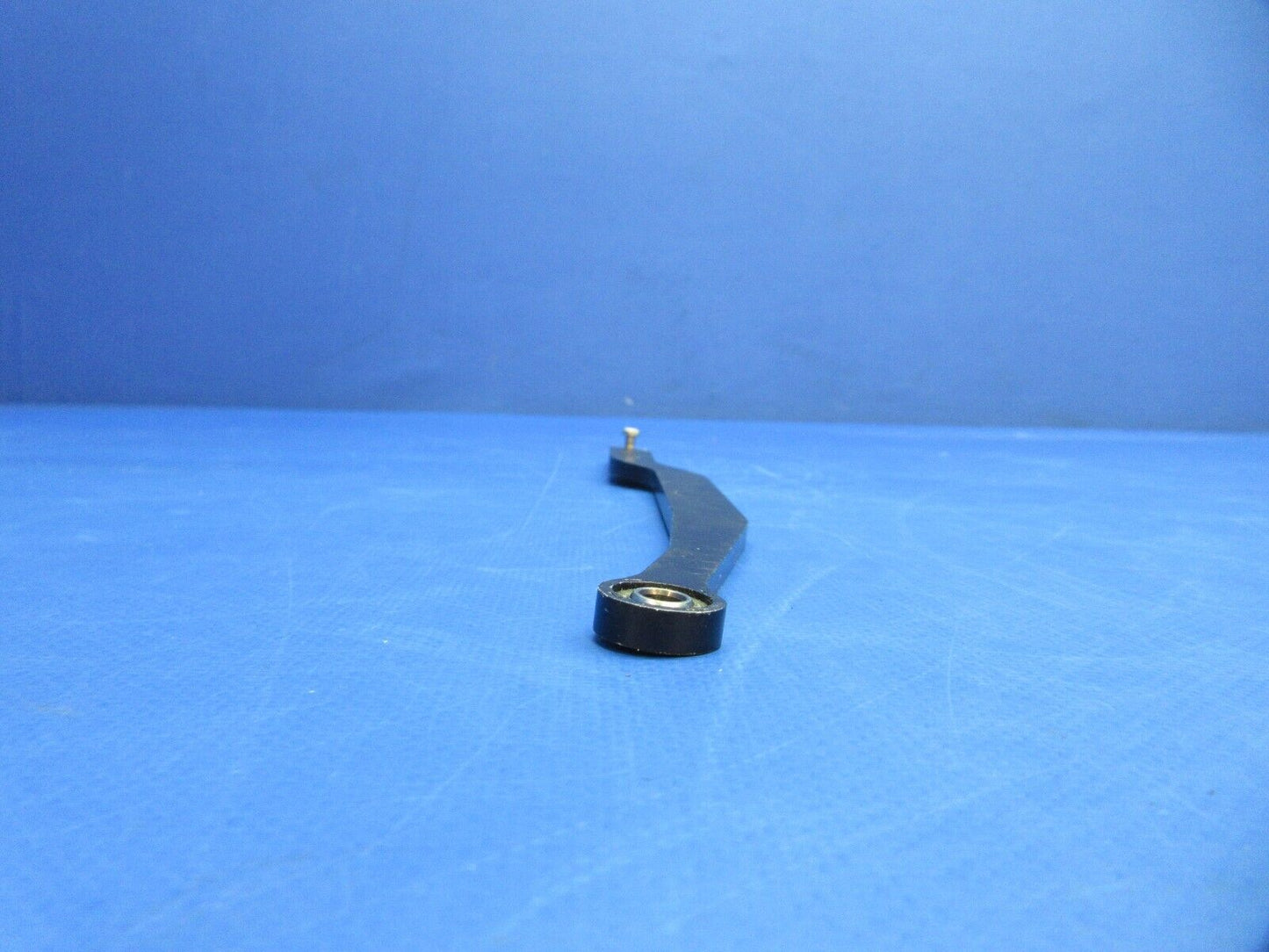 Diamond DA-42 Fuel Selector Rod Assy RH P/N D60-2827-32-00_2 (0623-771)