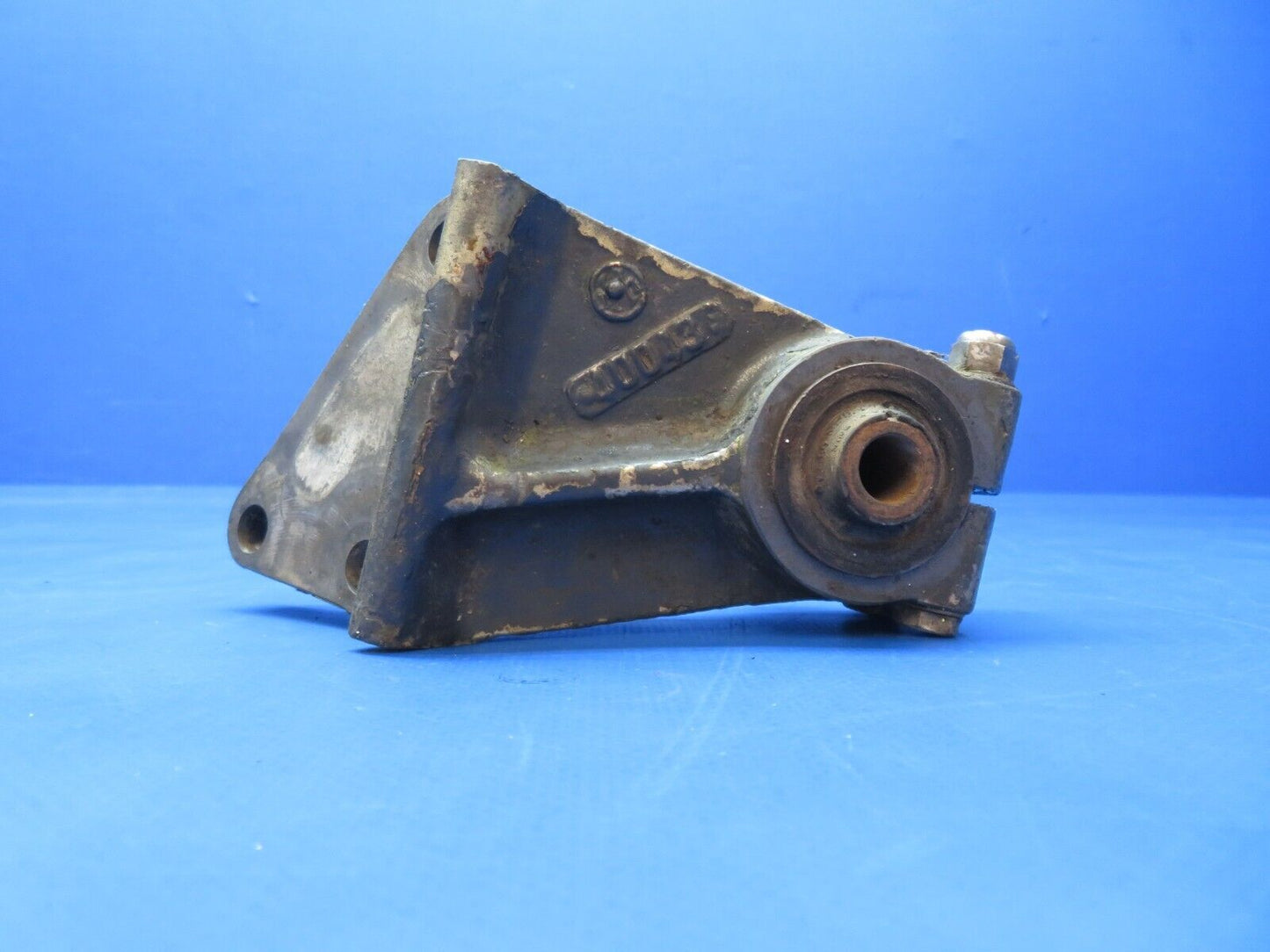 Continental O-300 LH AFT / RH FWD Engine Mount Bracket P/N 40043 (0723-532)