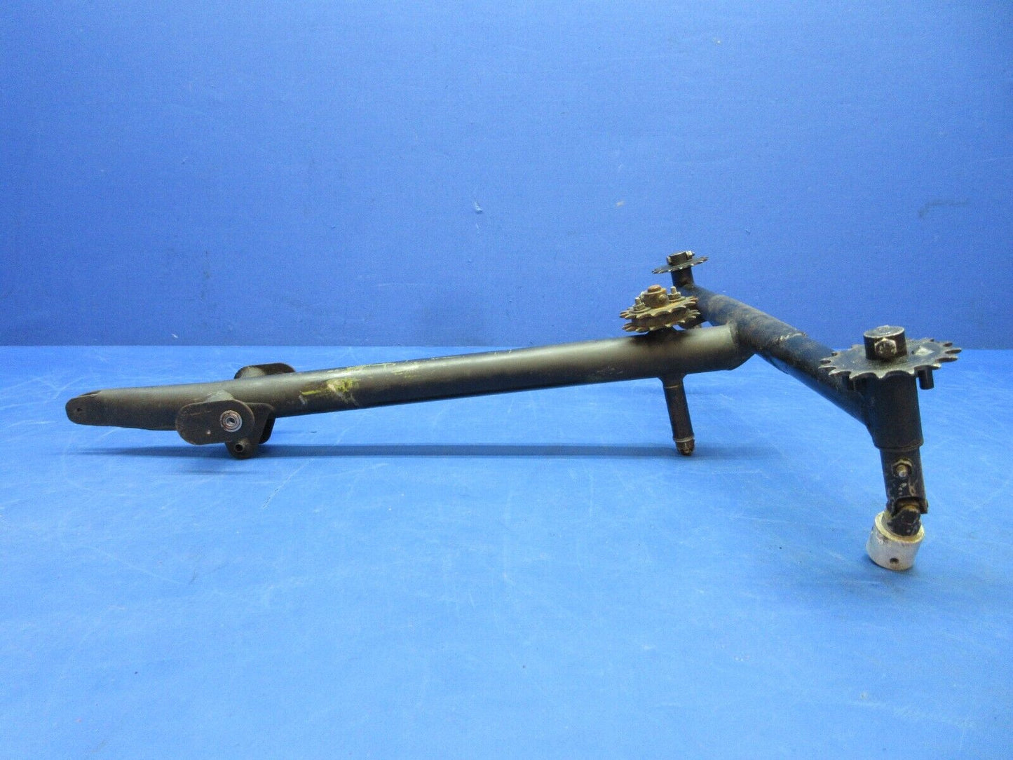 Piper PA-28-180 Control Column Assy P/N 62703-25 (0723-905)