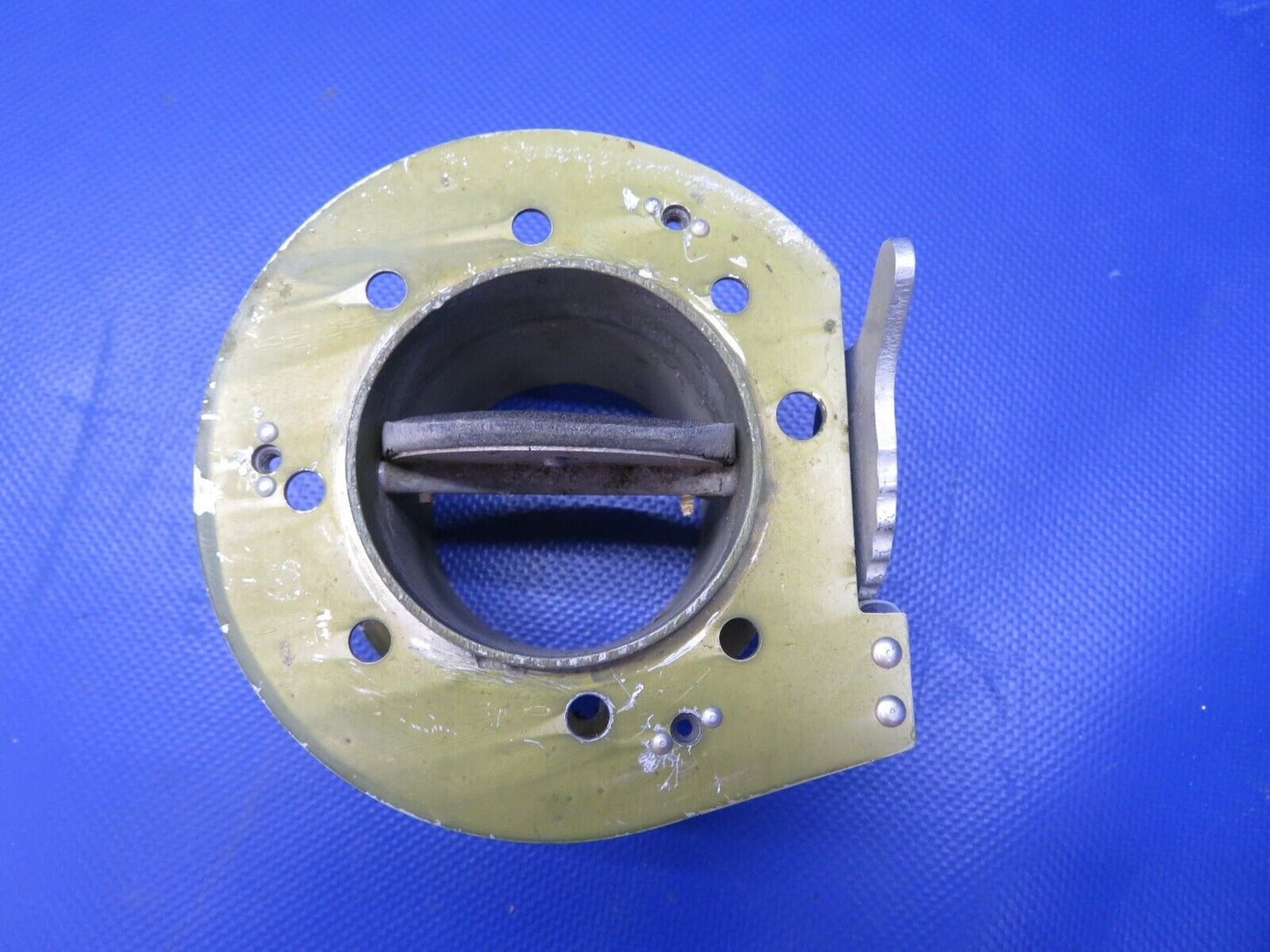 Piper PA-32RT-300 Lance Vent FWD LH P/N 68416-00, 68416-000 (0521-742)