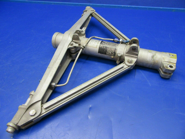 Beech RH Main Landing Gear Truss Assembly P/N 35-815247-22 (0520-235)