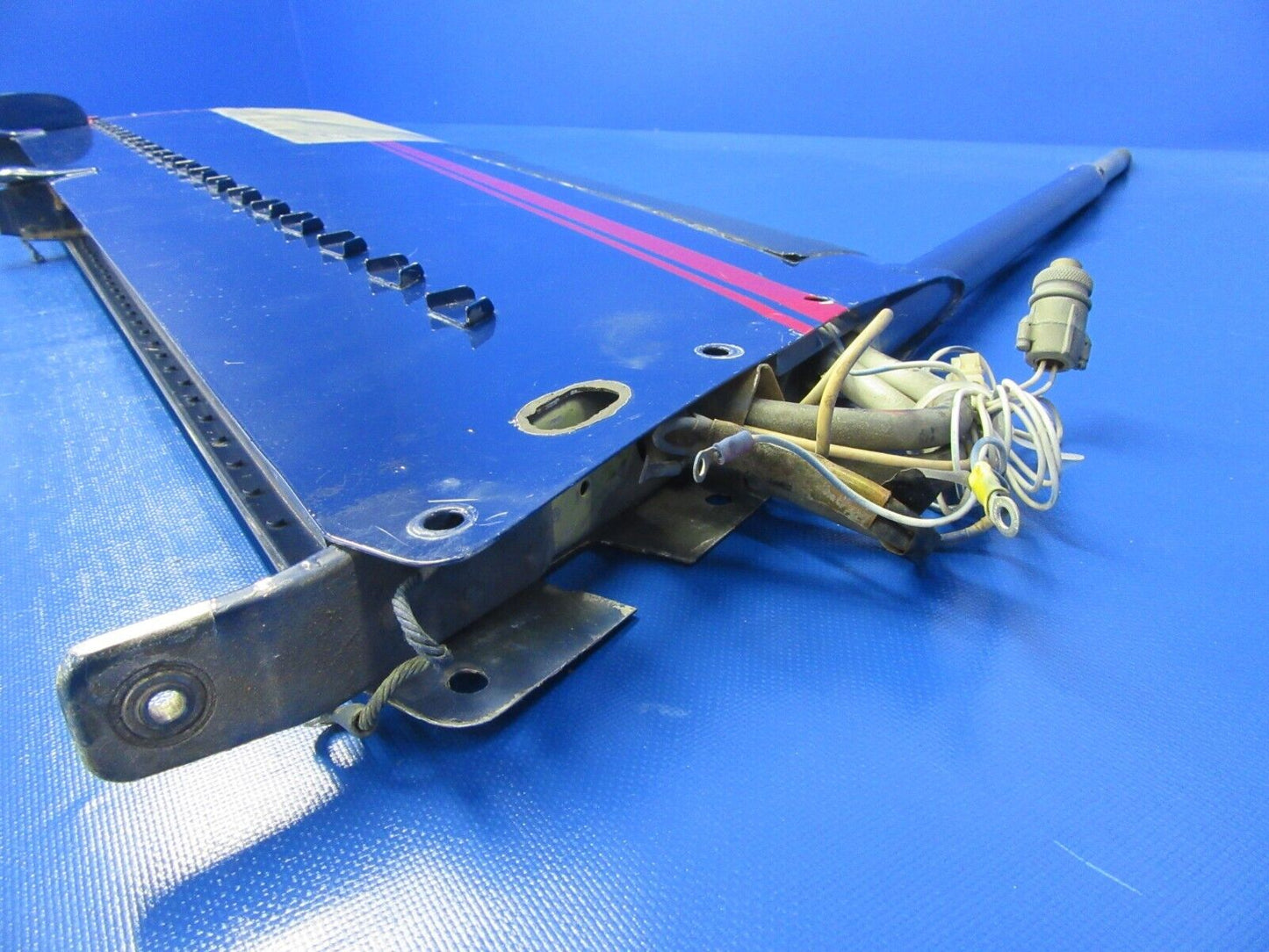 Aerostar 602P Vertical Stabilizer w/ Vortex Generators P/N 220000-01 (0423-218)