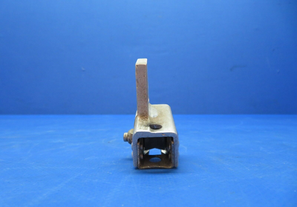 Cessna 172 Wheel Housing Front Seat P/N 0700645-1 (0723-402)