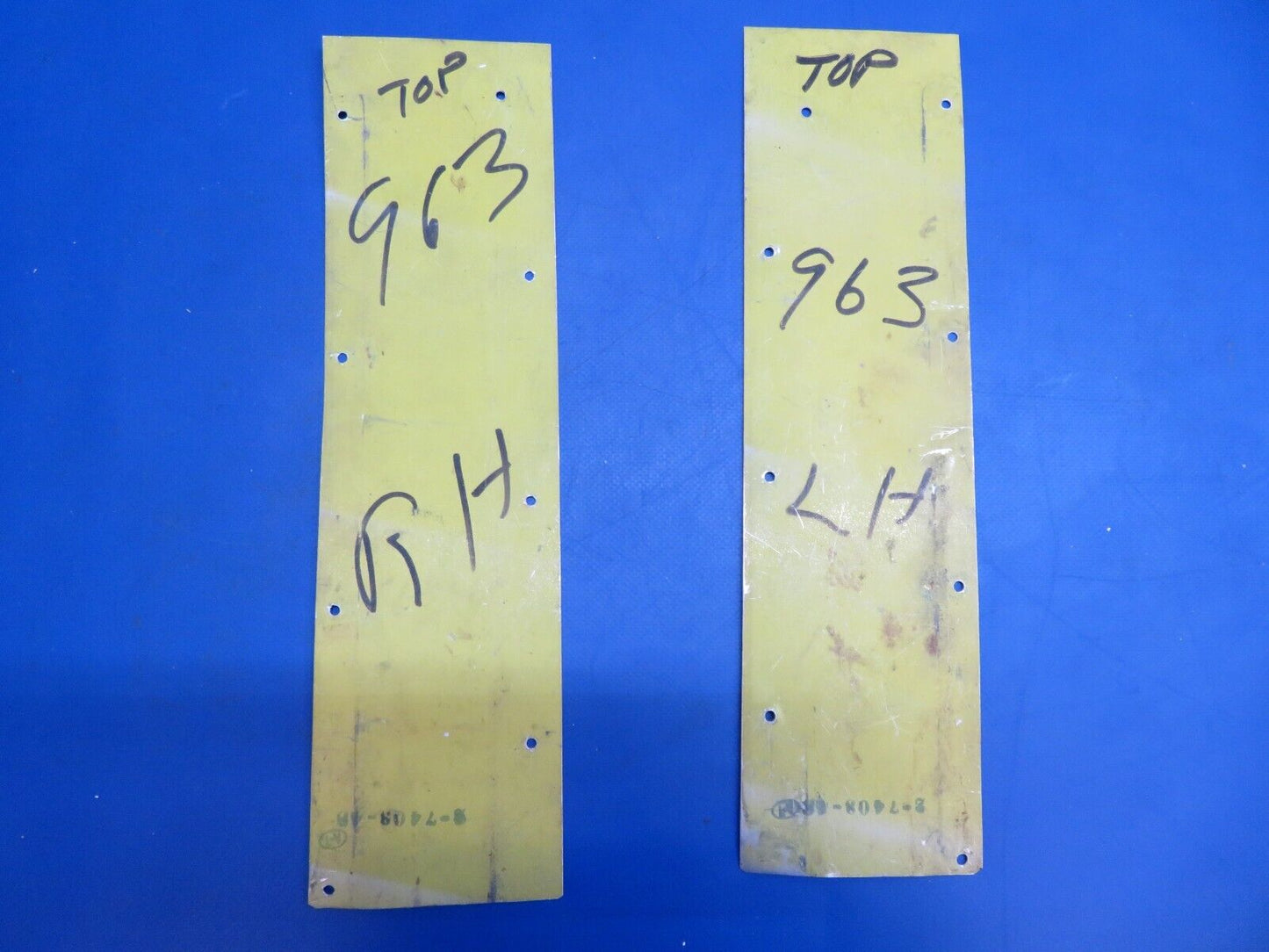 Lake LA-4-200 LH & RH Overhead Panels P/N 2-7403-43, 2-7403-42 (1222-959)