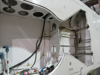 Beech Baron 58P Wing RH P/N 102-100010-602 (0918-313)