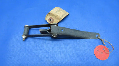 Piper PA-25 Latch Assy AFT Distributor Attachment P/N 61779-00 NOS (0523-129)