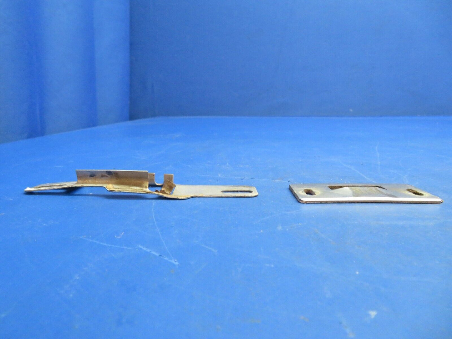 Piper PA-28R-201T Eyebolts Cabin Hinge & Strike Plates P/N402-057 LOT (1122-743)