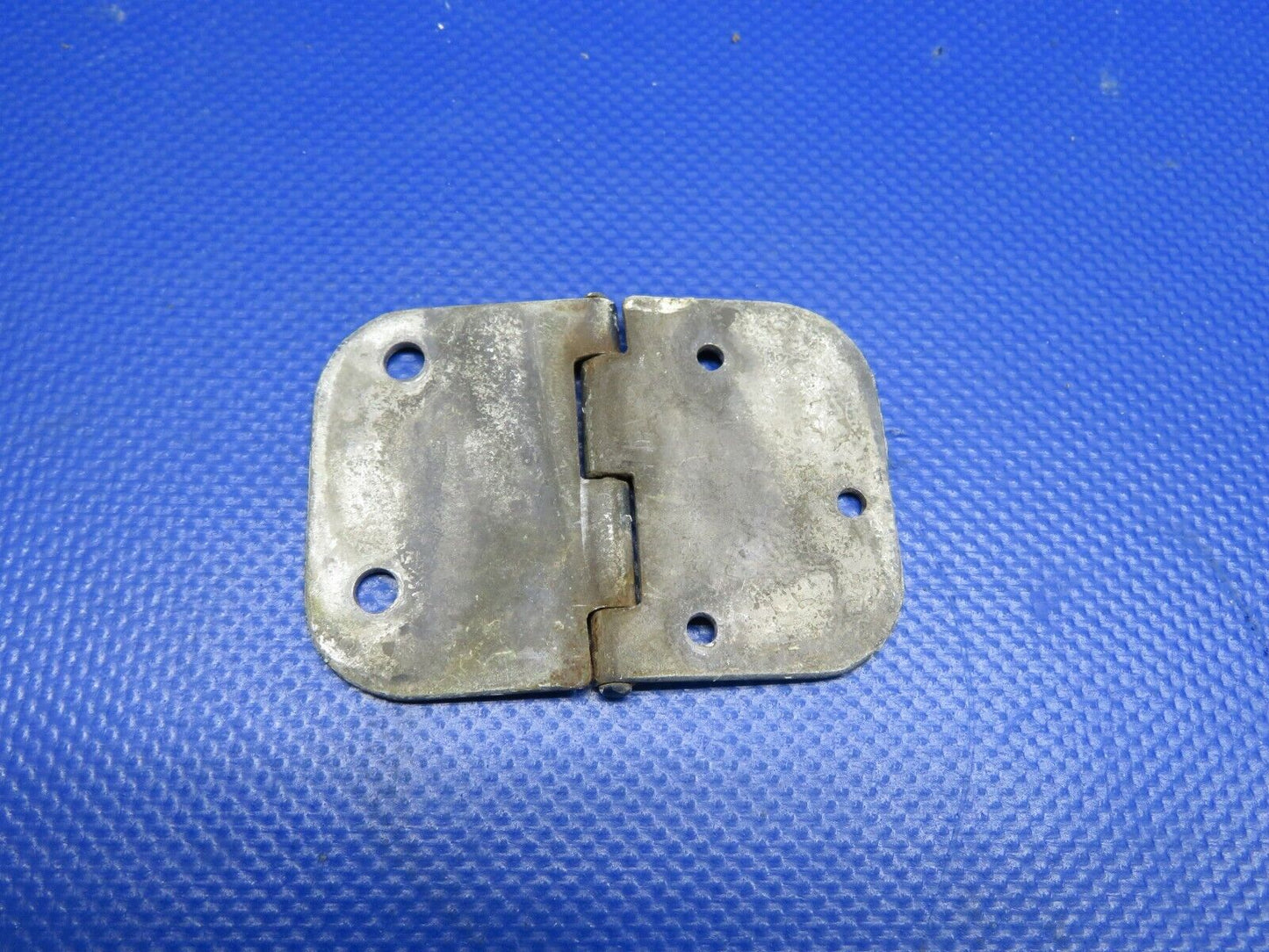 1964 Cessna 172F / 172 Lower Hinge LH Cabin Door P/N 0511280-3 (0221-133)
